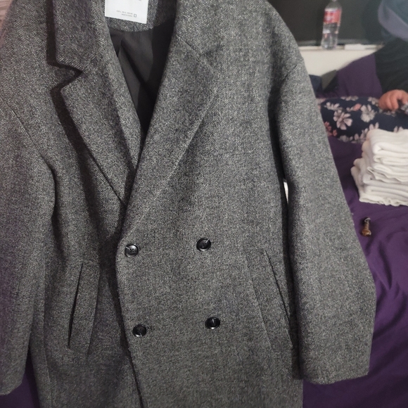 ZARA Man Double Breasted Herringbone Coat - Picture 3 of 3